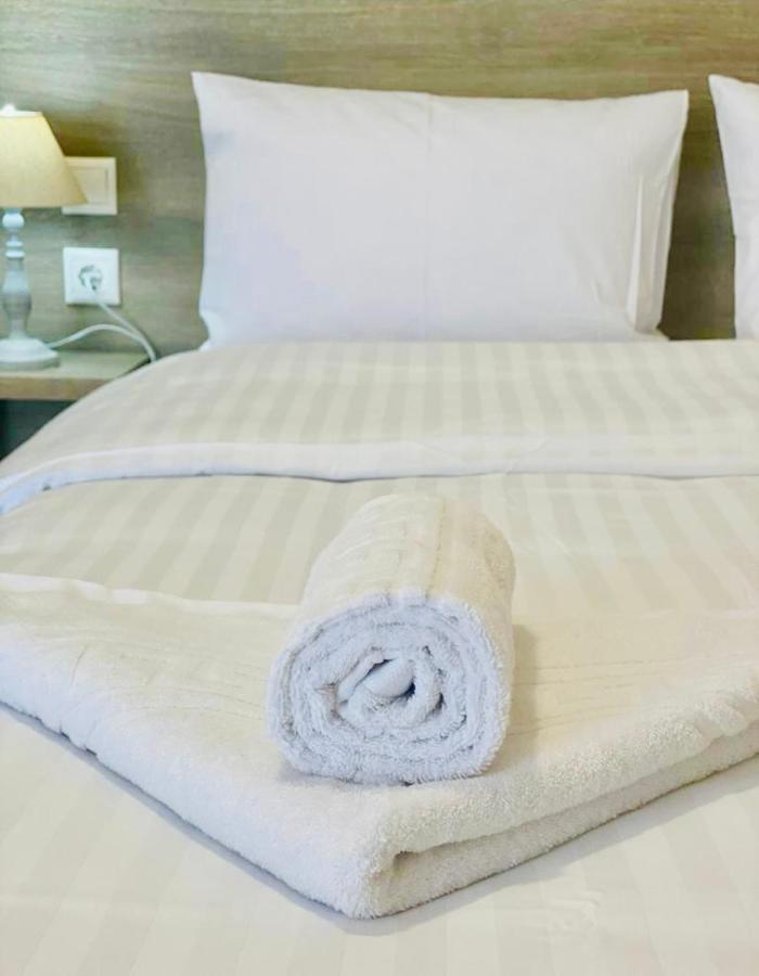 Mistral Inn Himare Bagian luar foto