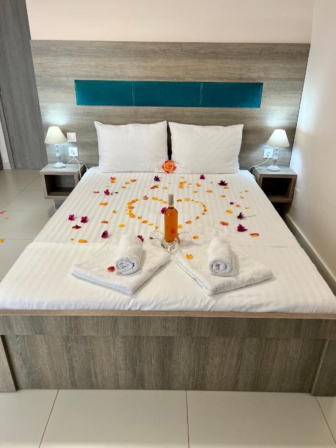 Mistral Inn Himare Bagian luar foto