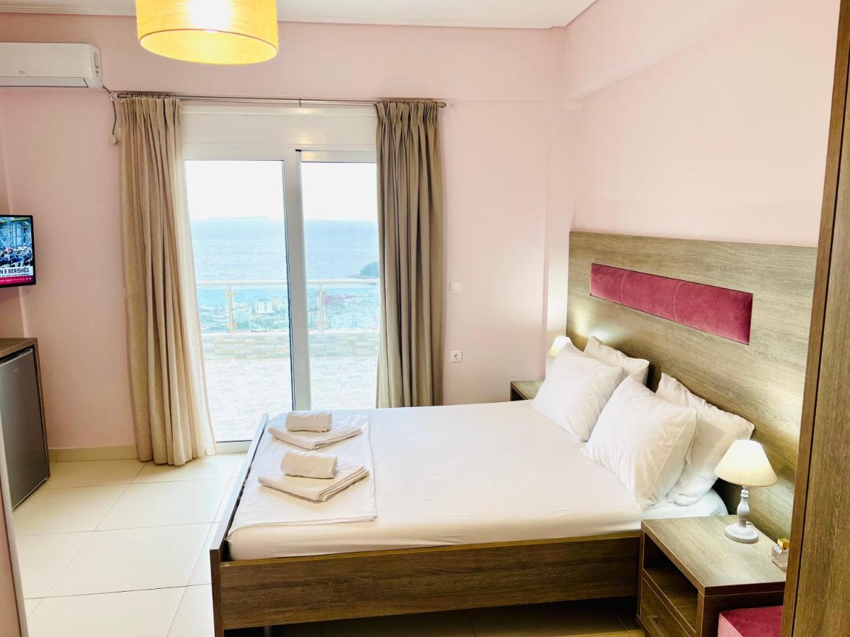 Mistral Inn Himare Bagian luar foto