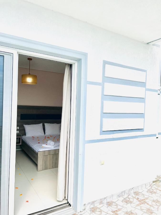 Mistral Inn Himare Bagian luar foto