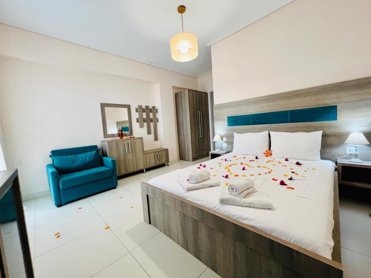 Mistral Inn Himare Bagian luar foto