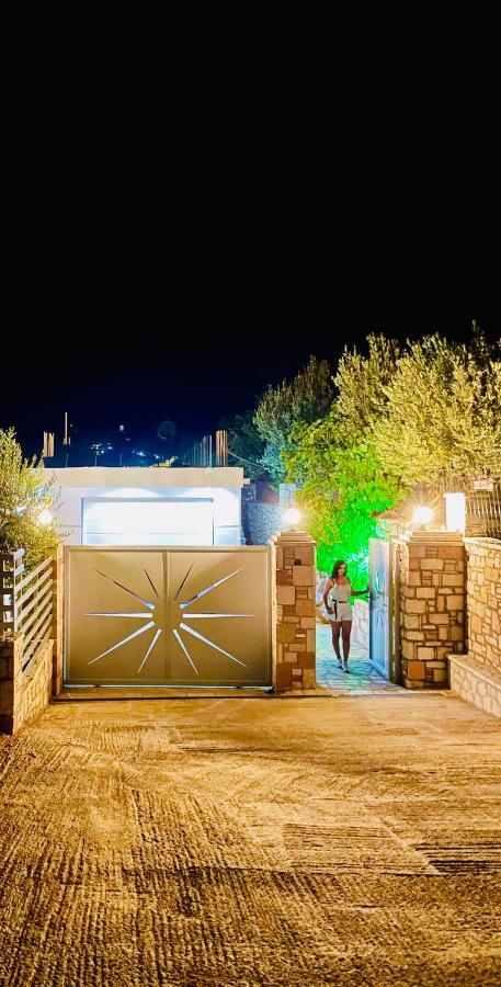 Mistral Inn Himare Bagian luar foto