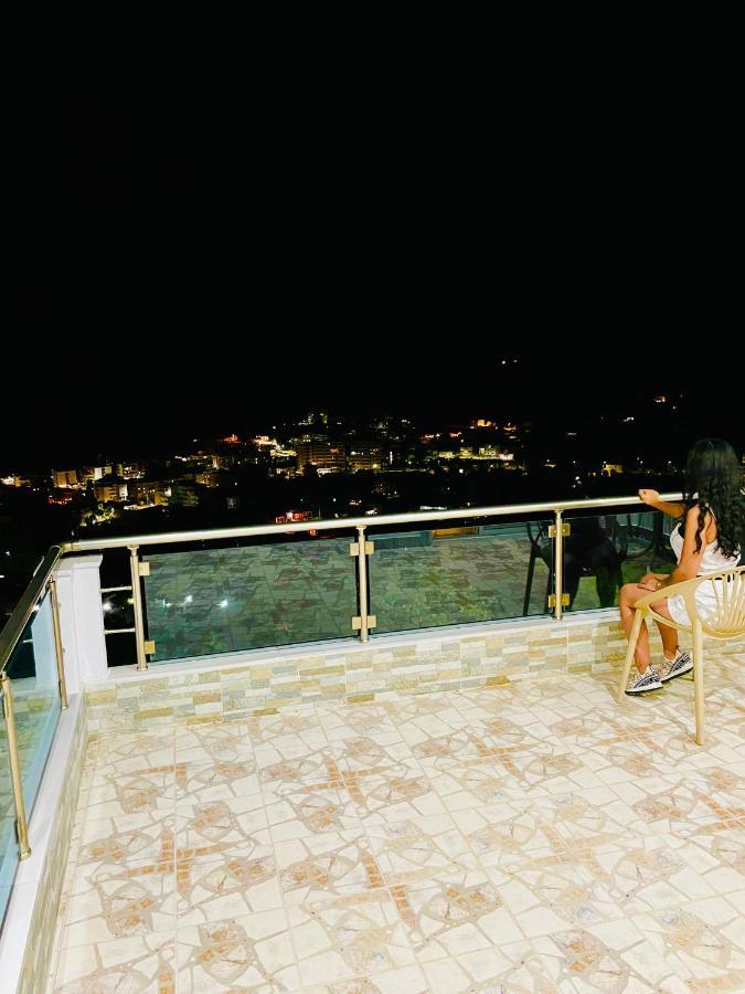 Mistral Inn Himare Bagian luar foto