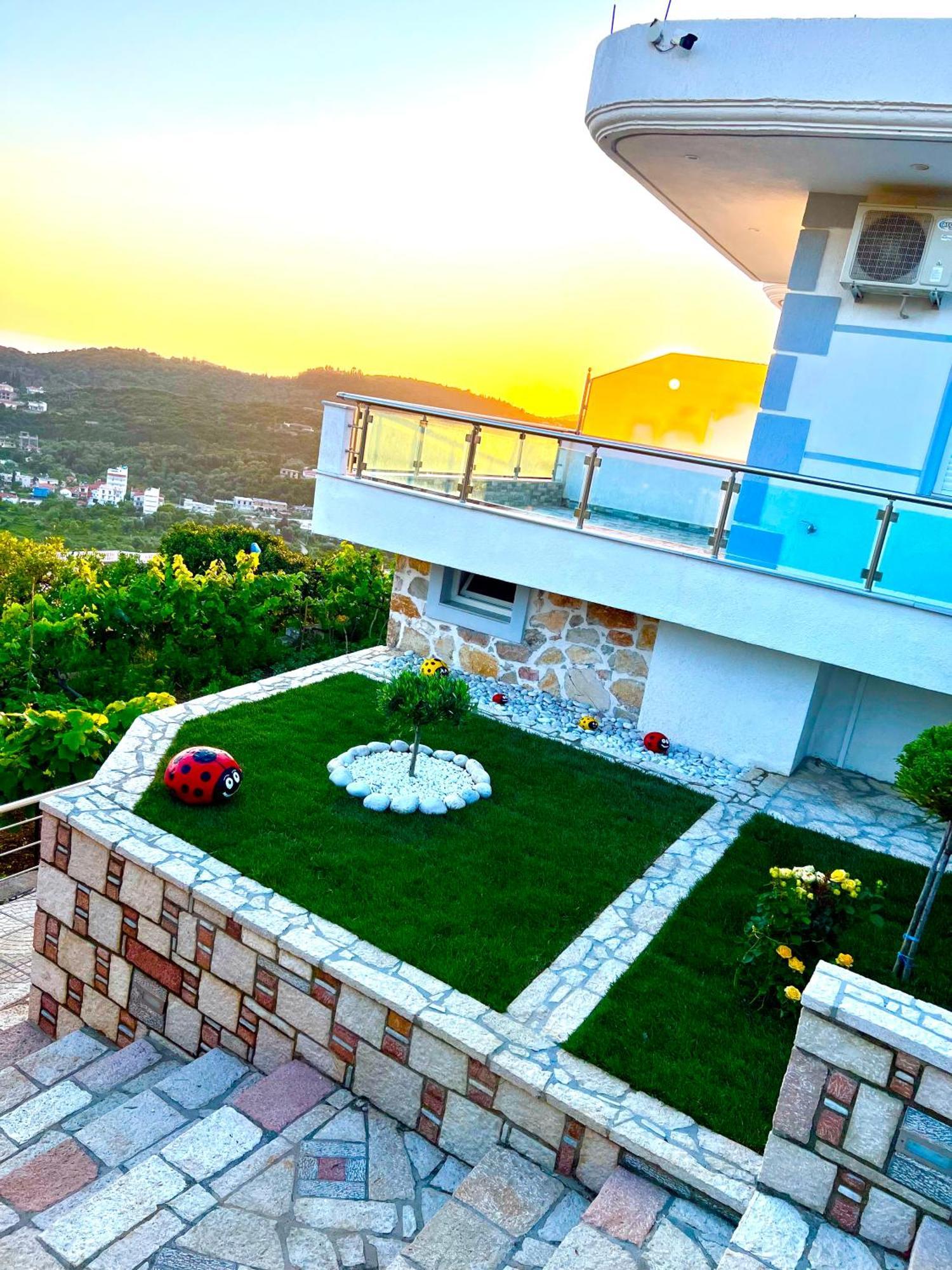 Mistral Inn Himare Bagian luar foto